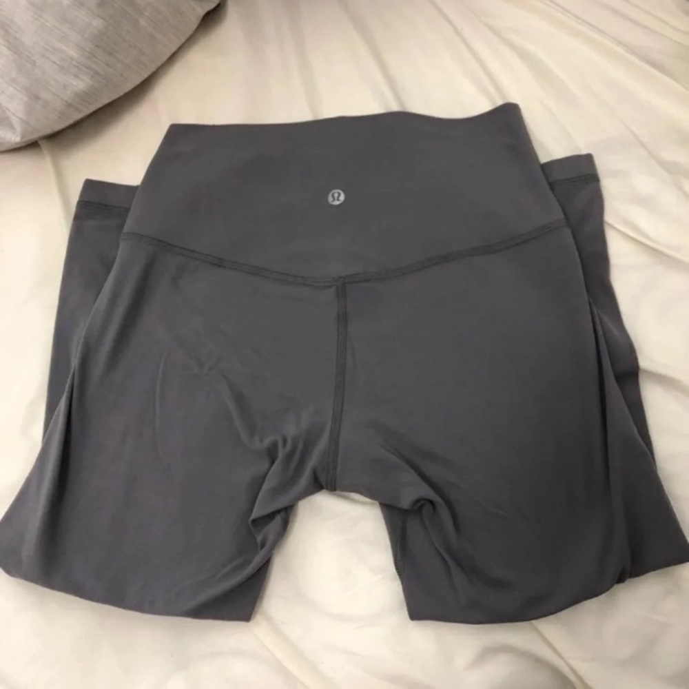 SOLDLululemon align crop slate 6